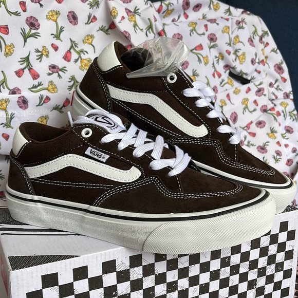 Vans Men’s Rowan
Dark Brown
VN0A5JICDRB Sneakers - Picture 6 of 16